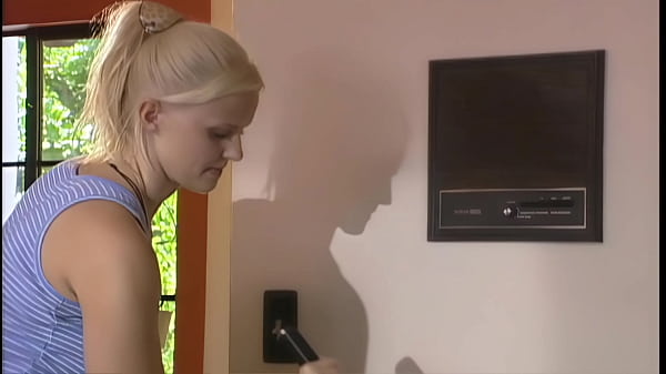 Hannah Harper Is A Blonde Slut Who Likes To Take Hard Cock Up The Ass